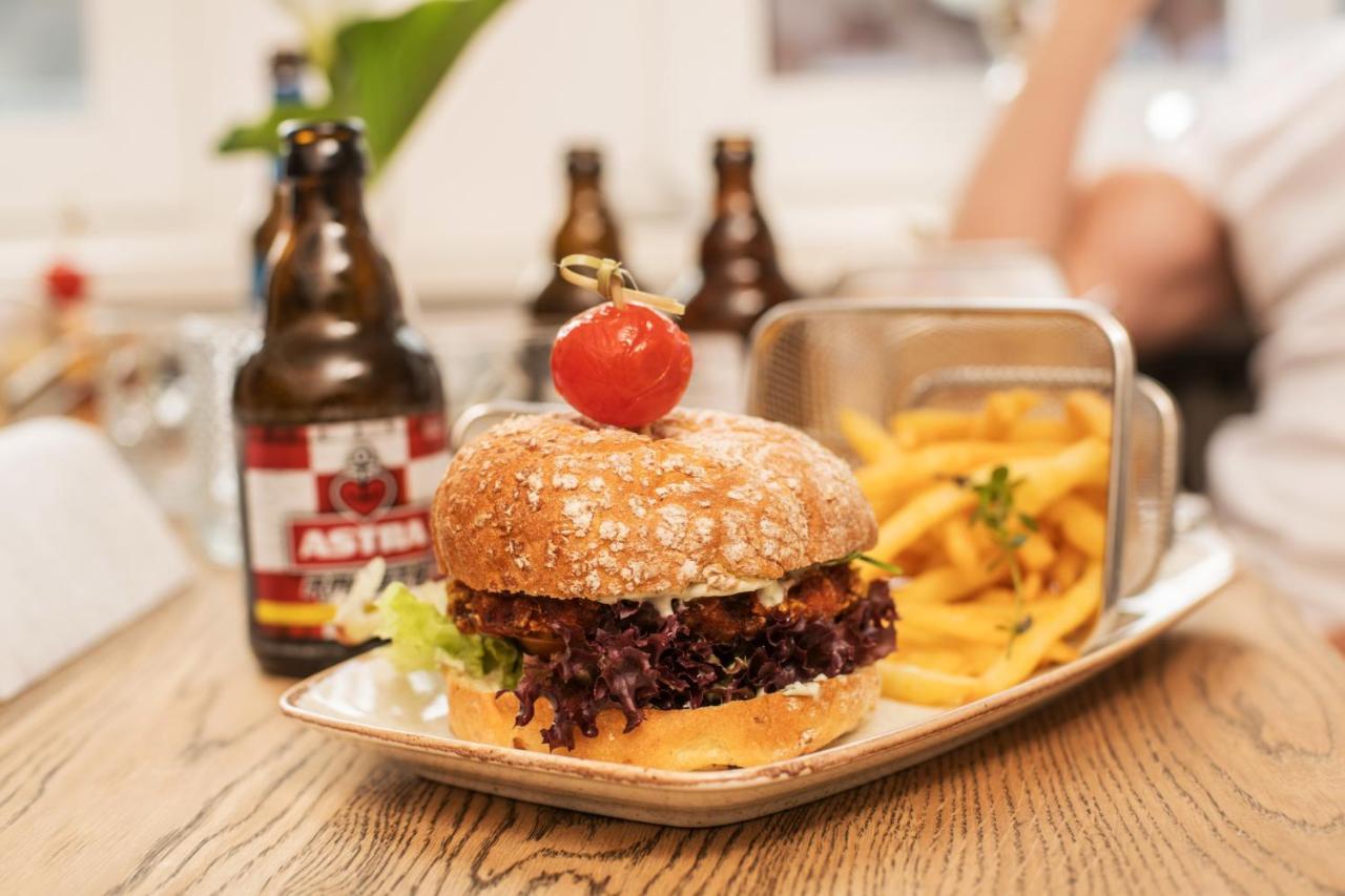 Hagen'S Hotel "Eat & Meet" Restaurant Bar Lounge 하렌 외부 사진